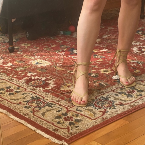 NEW ZARA STRAPPY KITTEN HEEL LEATHER SANDAL - Picture 13 of 15